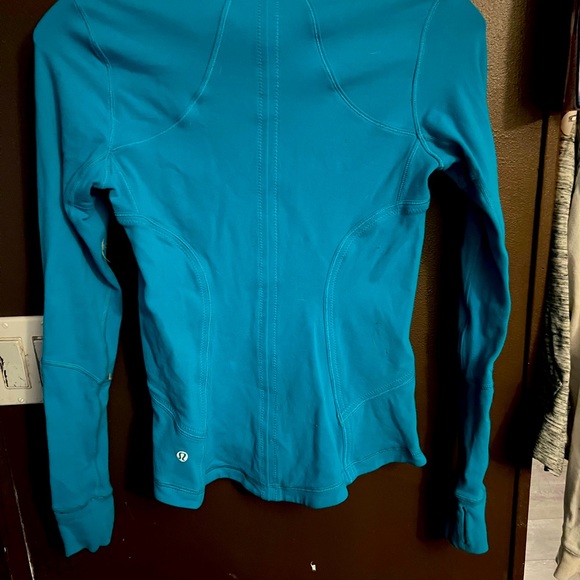 Lulu Lemon Sweater - Picture 3 of 3